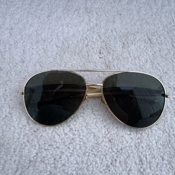 Oversized Aviator Sunglasses - Picture 3 of 5